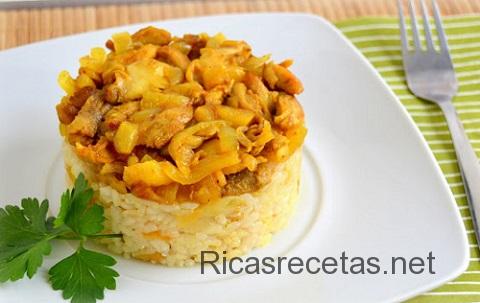 Pollo a la piña con arroz